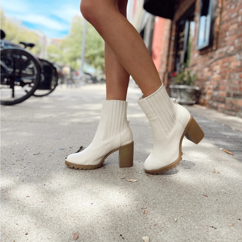 Coconuts by Matisse Dean Boot - Ivory